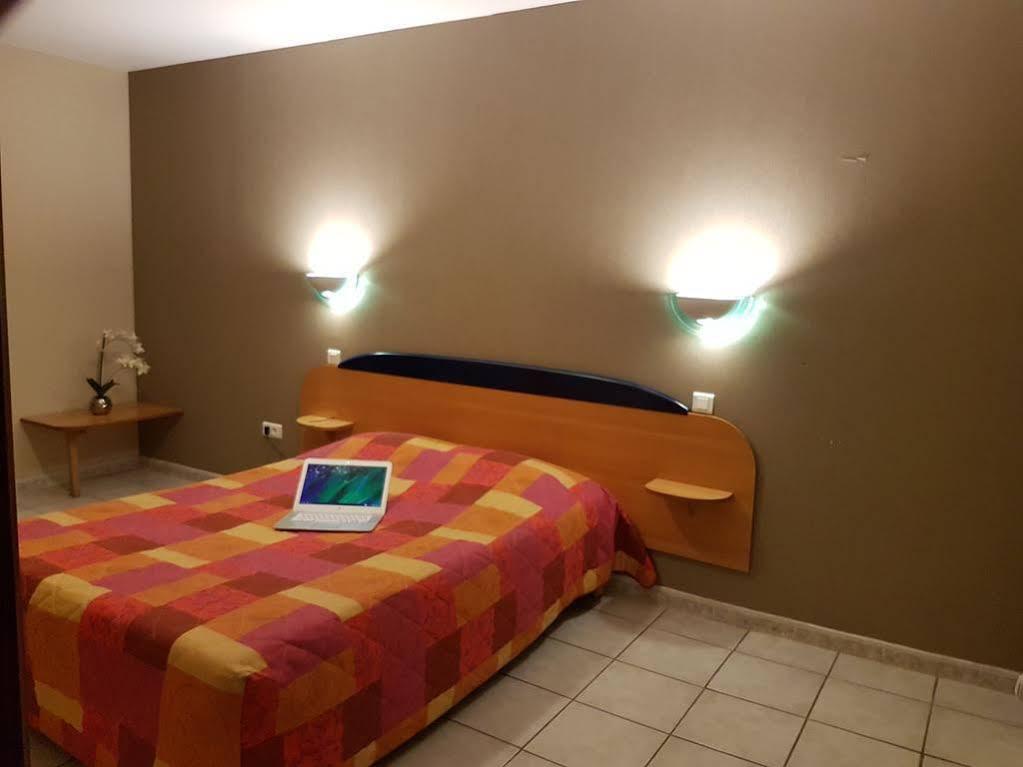 אלאין Logis Hotel- Restaurant La Haie Des Vignes Seminaires Et Evenementiel מראה חיצוני תמונה