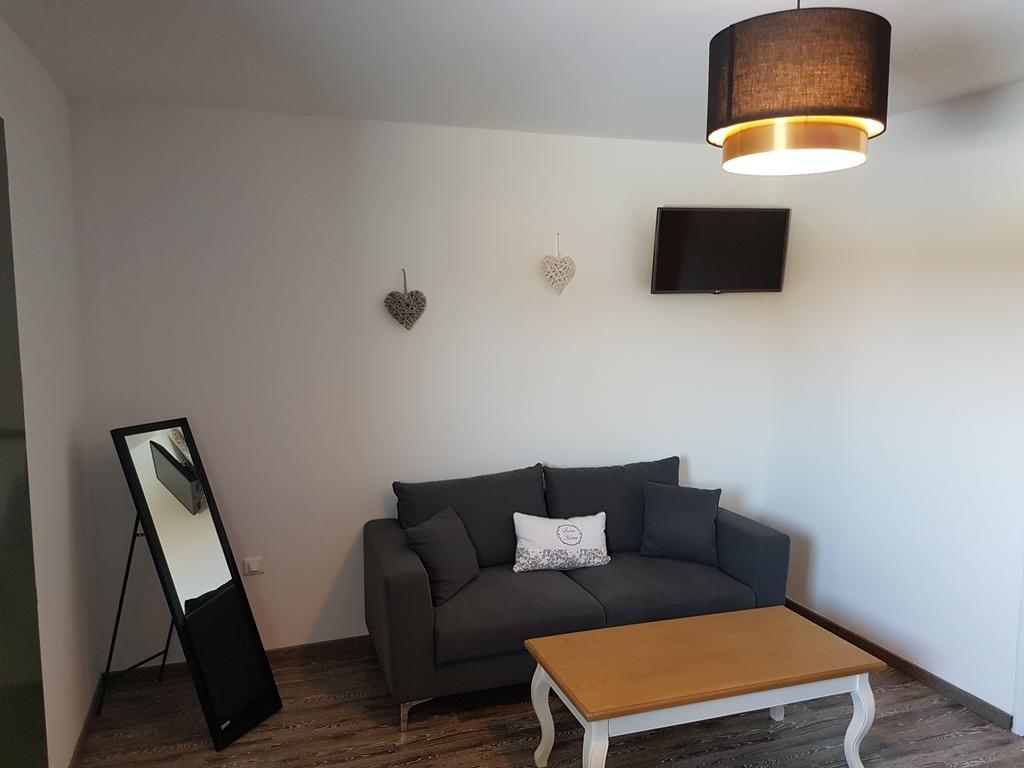 אלאין Logis Hotel- Restaurant La Haie Des Vignes Seminaires Et Evenementiel מראה חיצוני תמונה