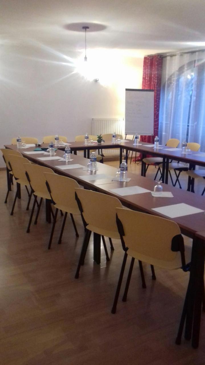 אלאין Logis Hotel- Restaurant La Haie Des Vignes Seminaires Et Evenementiel מראה חיצוני תמונה