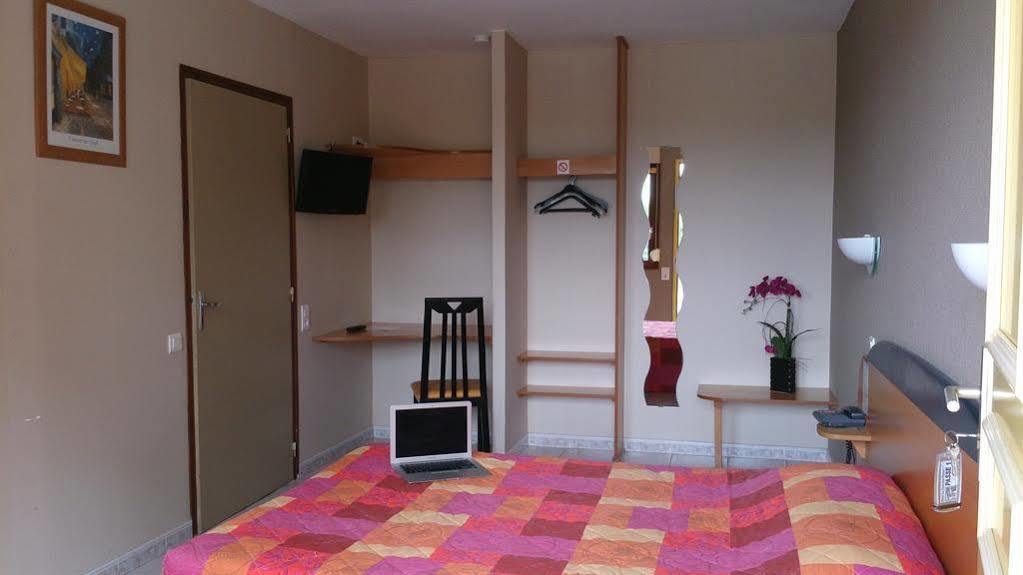 אלאין Logis Hotel- Restaurant La Haie Des Vignes Seminaires Et Evenementiel מראה חיצוני תמונה